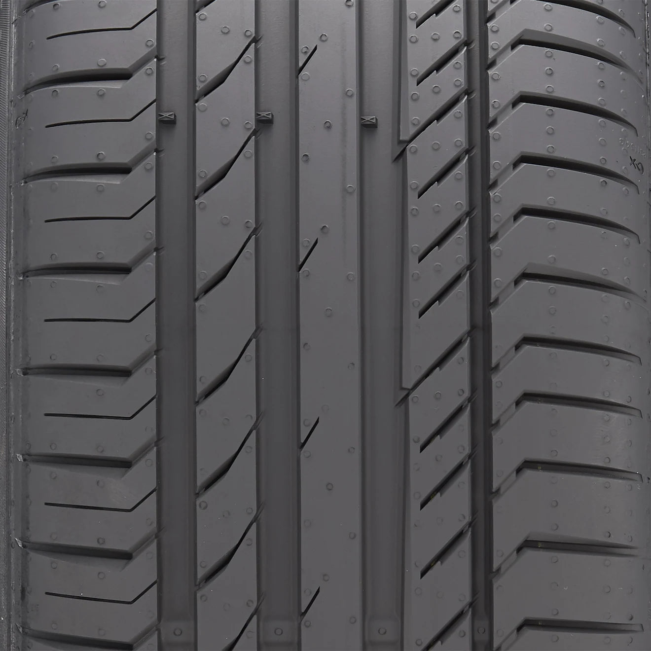 Llanta Continental SportContact 5 SUV 235/55R19 101W AO