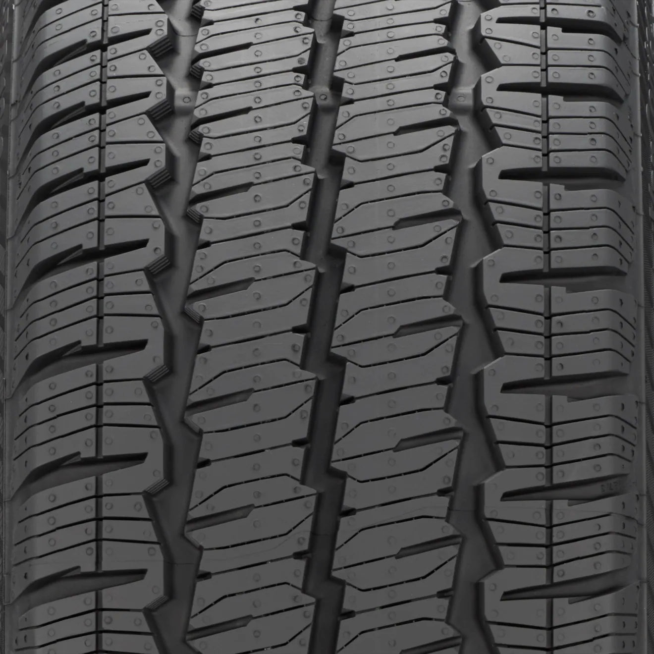 LLANTA CONTINENTAL VANCONTACT A/S 285/55R16 126N